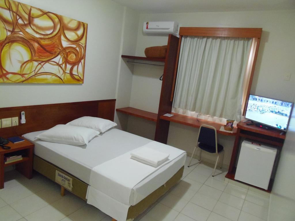Sanare Hotel Uberlândia Exteriör bild