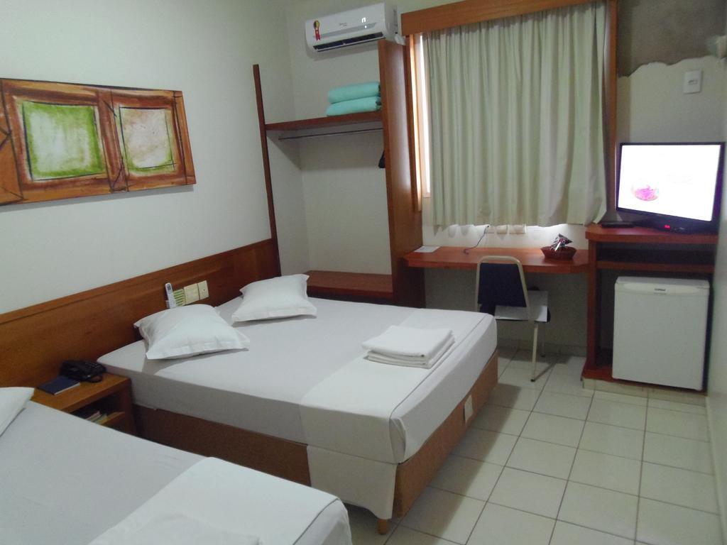 Sanare Hotel Uberlândia Exteriör bild