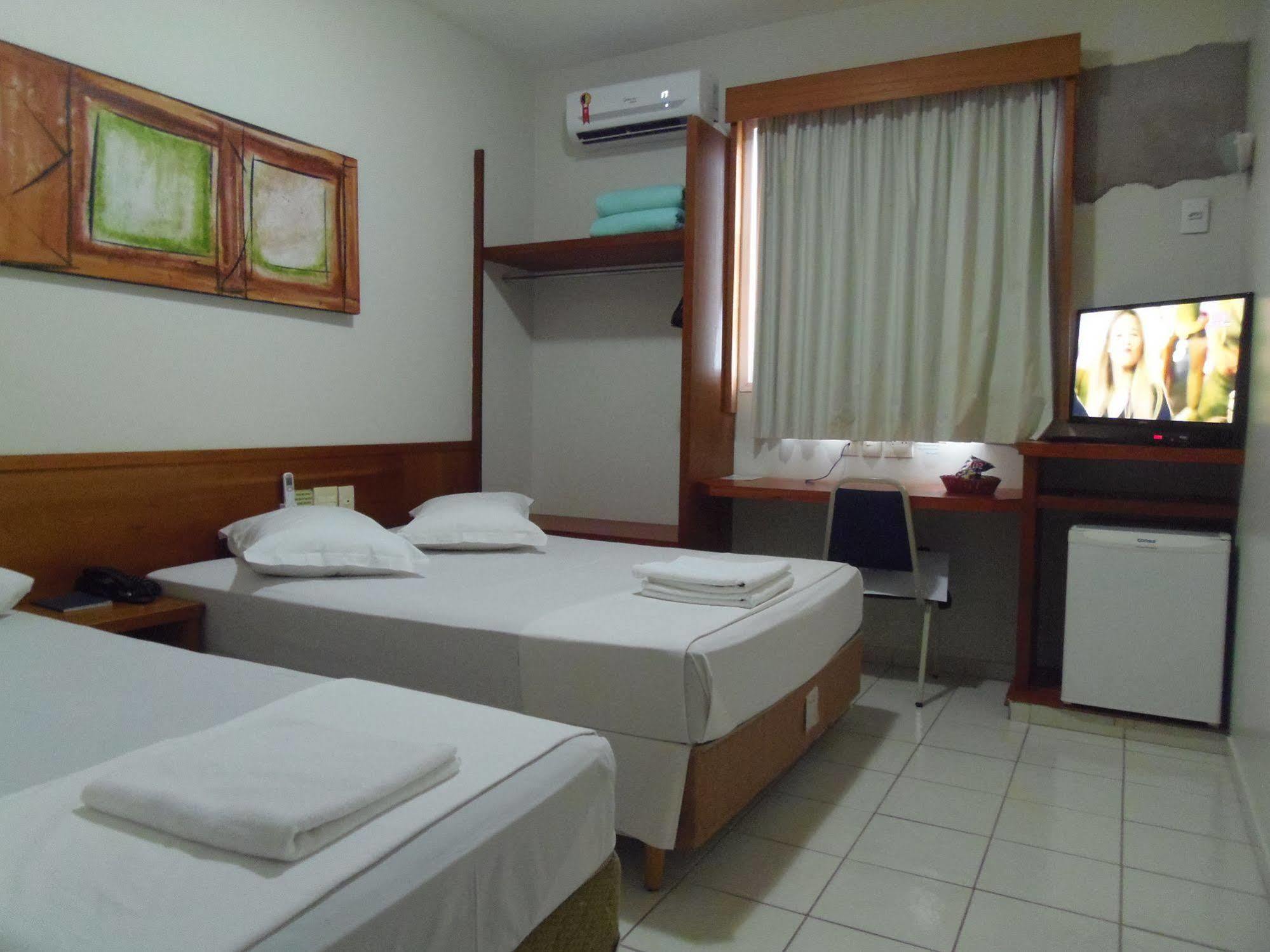 Sanare Hotel Uberlândia Exteriör bild