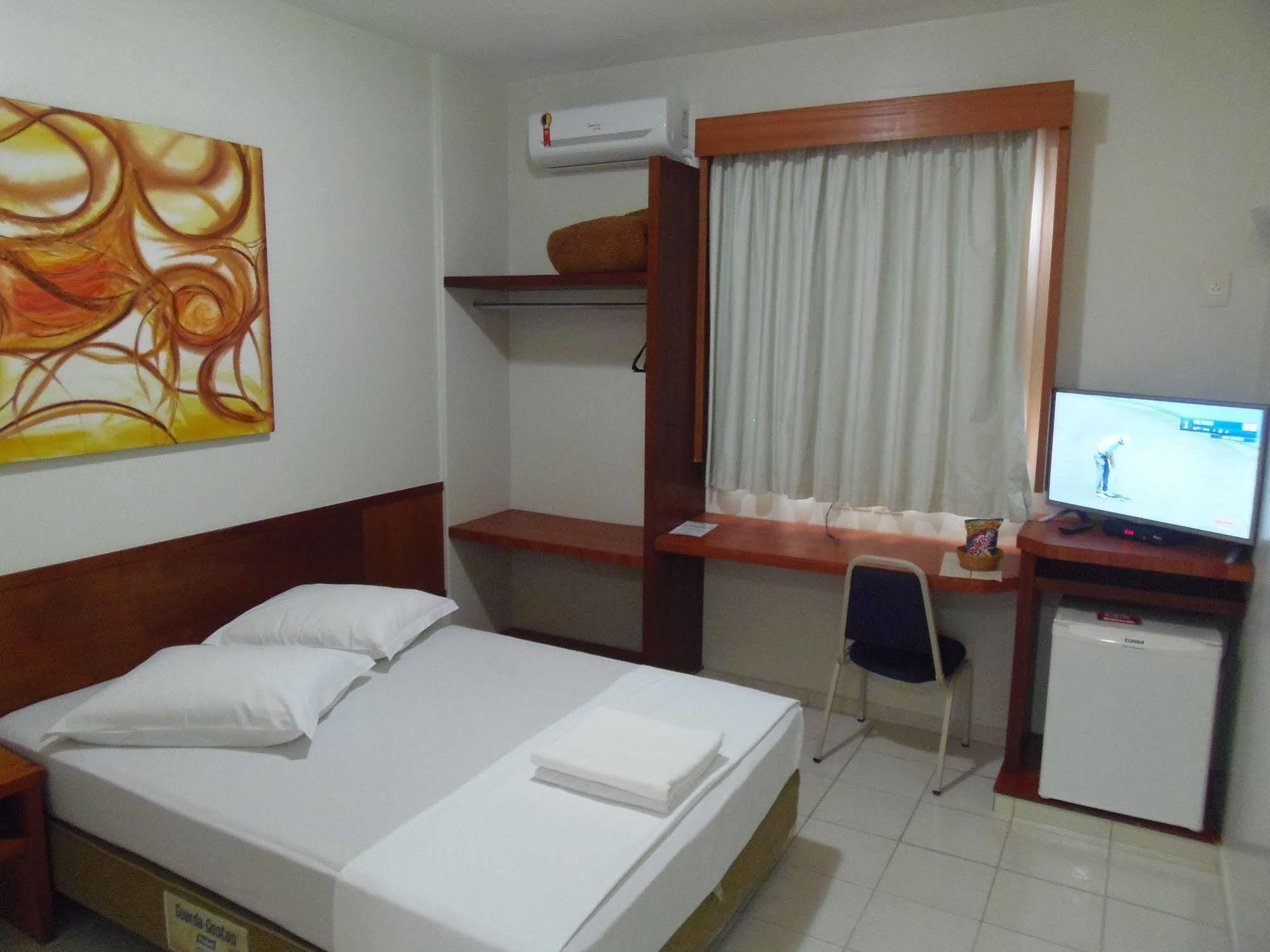Sanare Hotel Uberlândia Exteriör bild