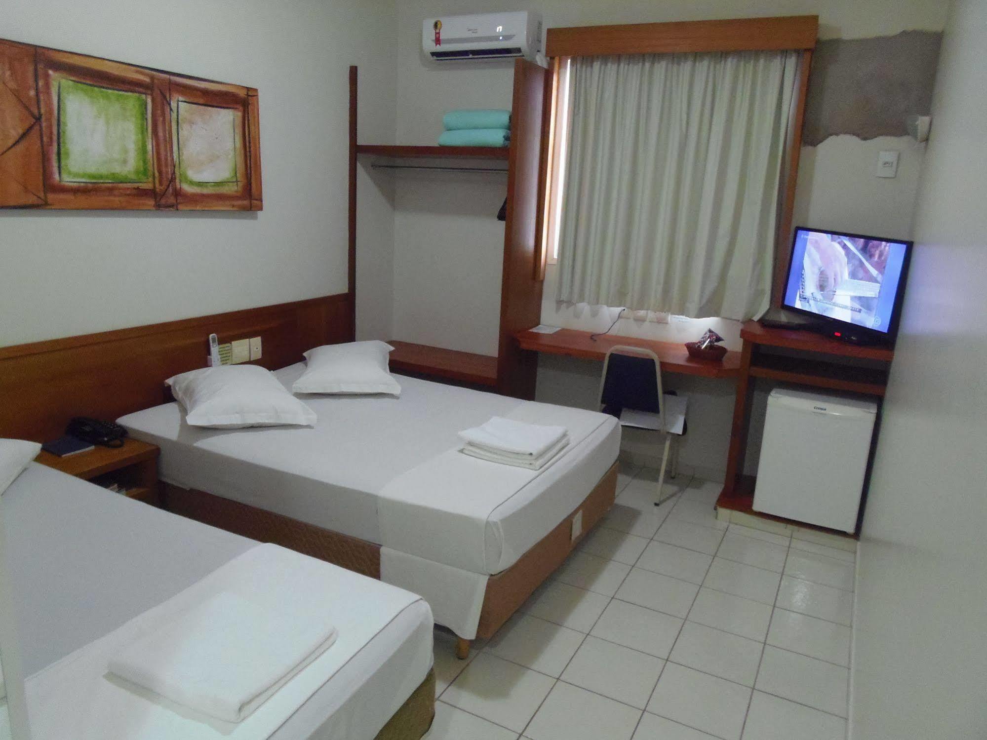 Sanare Hotel Uberlândia Exteriör bild