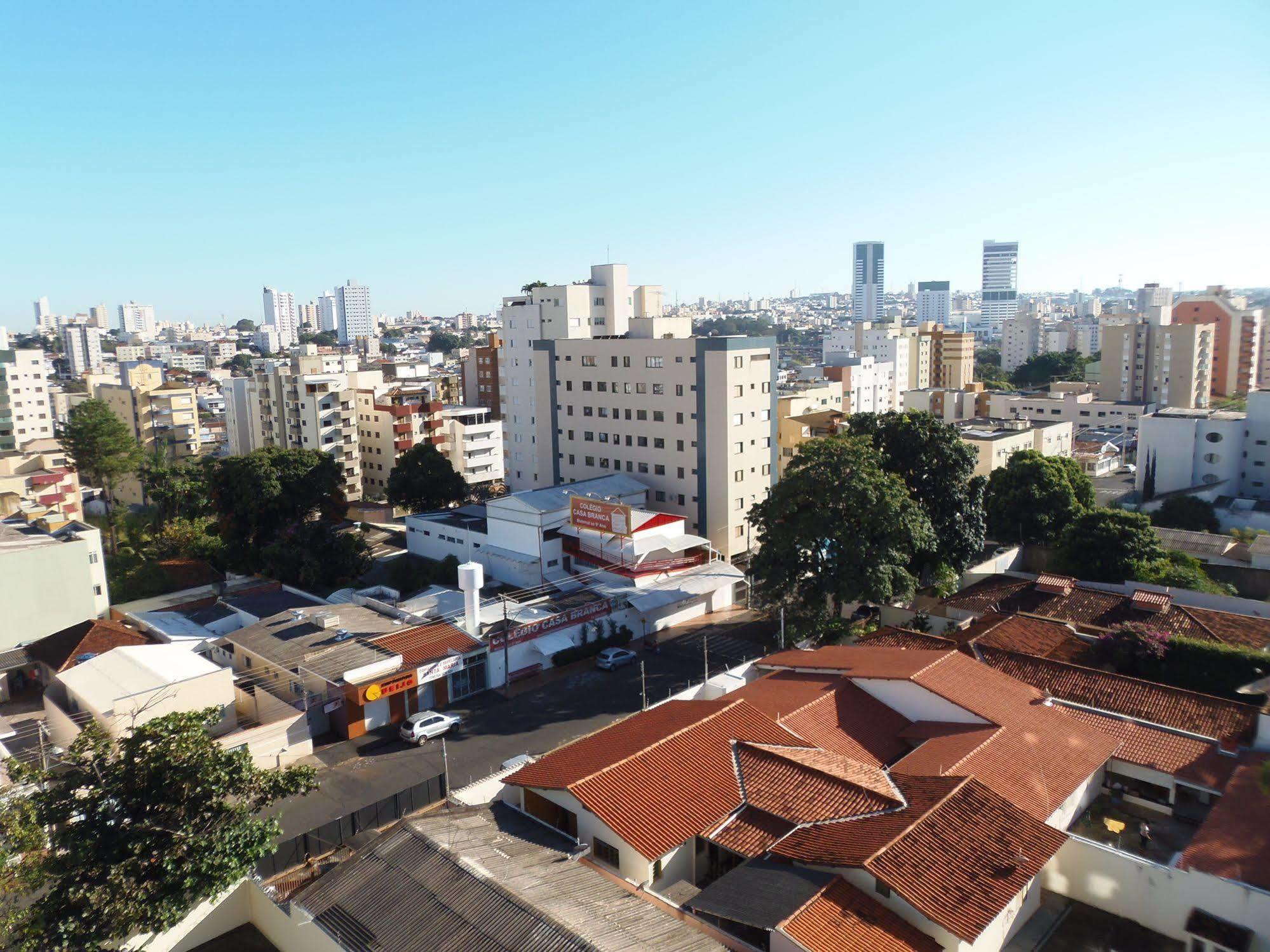 Sanare Hotel Uberlândia Exteriör bild